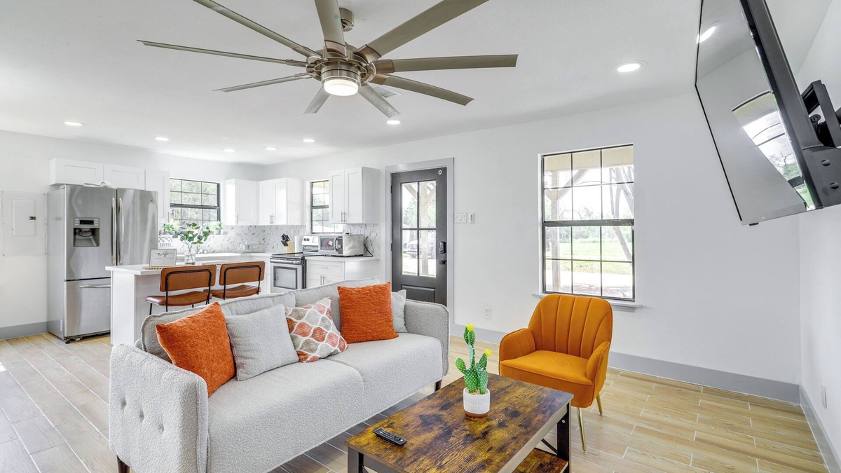 Hempstead House | Fishing Pond & Paddle Boat: Home in Hempstead!