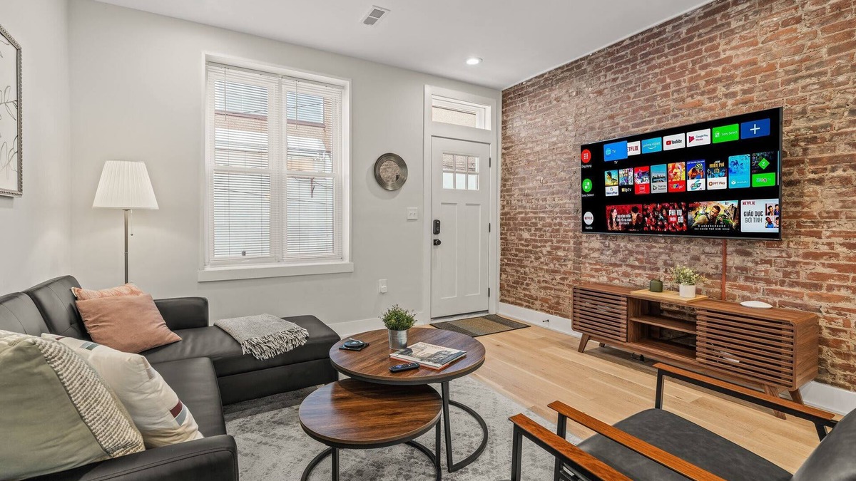 Fishtown House | Fishtown Gem | Steps to Fillmore & Brooklyn Bowl