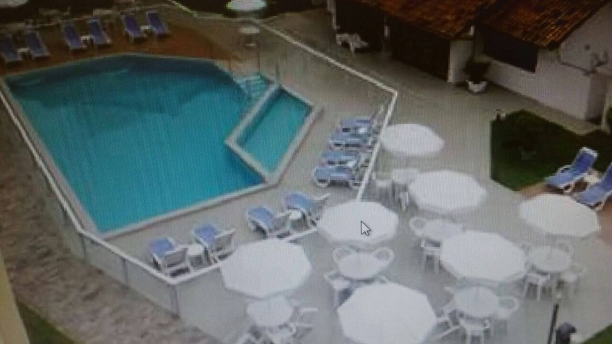 Ingleses Norte Apartment | Fit BEACH- condominium in FRONT OF THE SEA. wifi, beach chairs, air, umbrella
