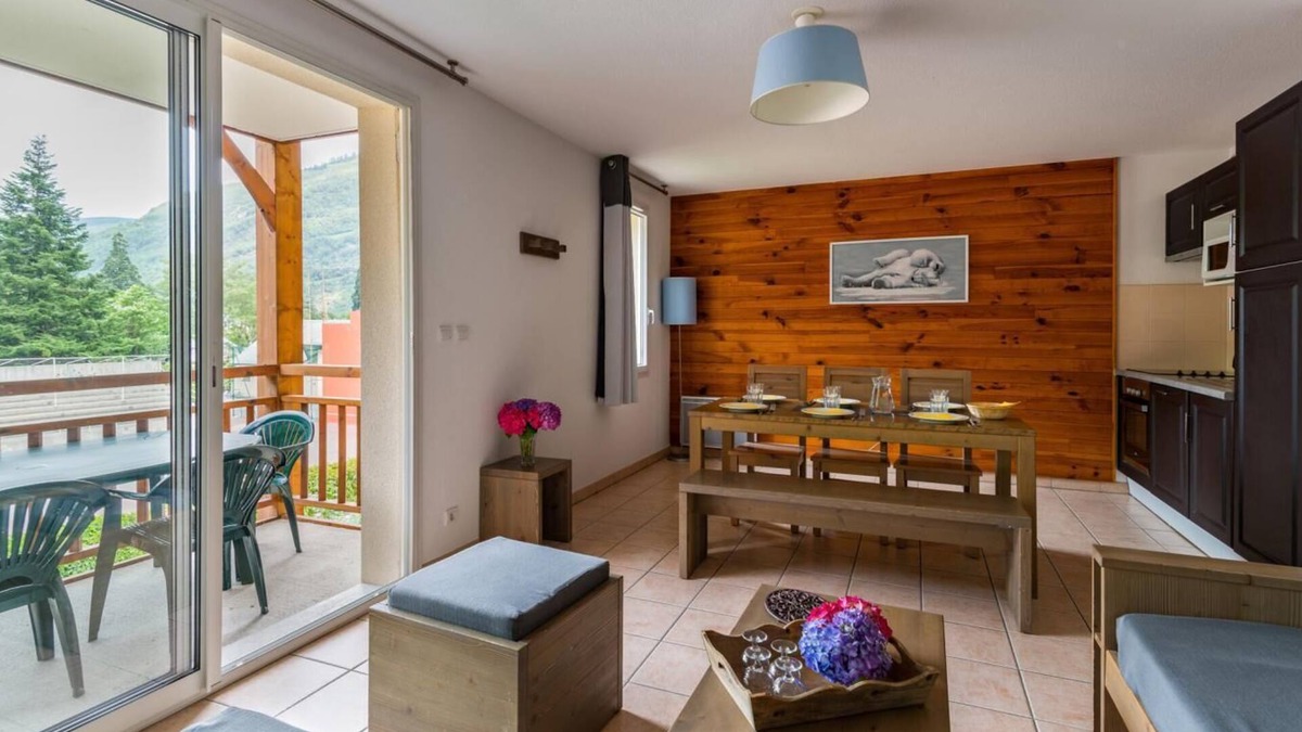Saint-Mamet Apartment | Fitness, swimming pool, sauna, terrace, balcony, tv, ski locker, 38-40m², Luchon-Superbagnères