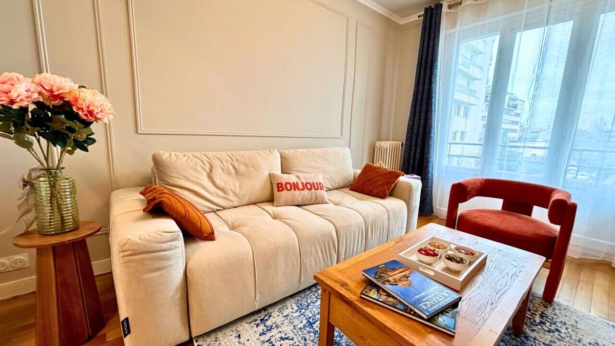 Limoges Apartment | FITZ JAMES 2 Bedroom 2 Bath City Center