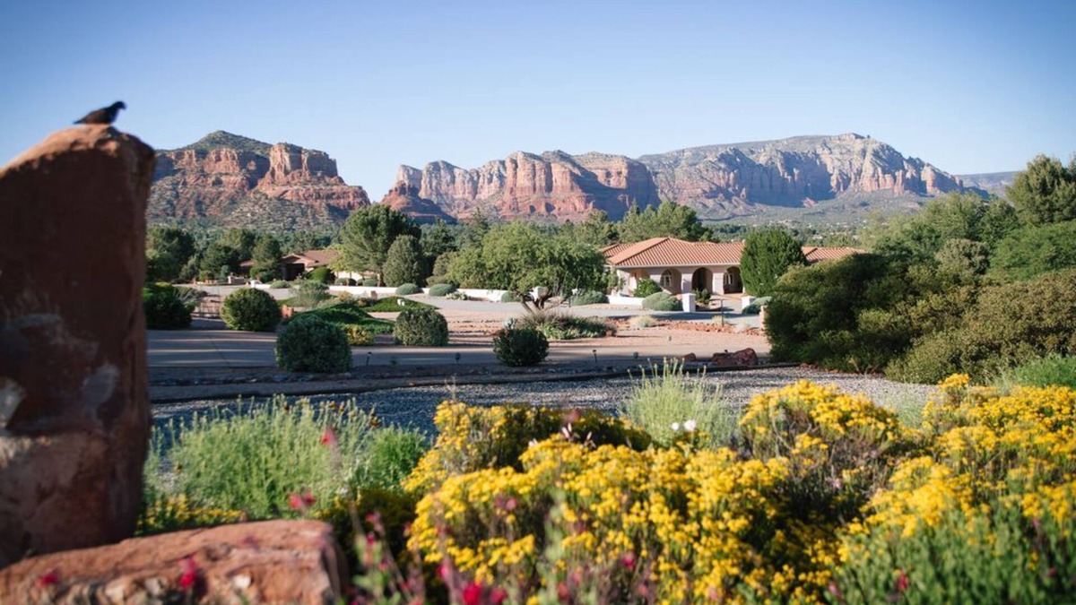 Oak Creek Apartment | FITZ RITZ~SERENE, MAGNIFICENT RED ROCK VIEWS, ON FOREST & GOLF COURSE, WILDLIFE!