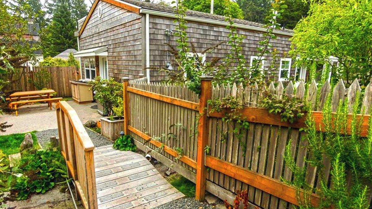 Gearhart Apartment | FITZGERALD`S COTTAGE NORTH at Gearhart Beach - Two Blocks to Beach PET FRIENDLY