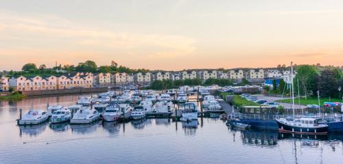 Cortober House | Five bedroom waterfront house