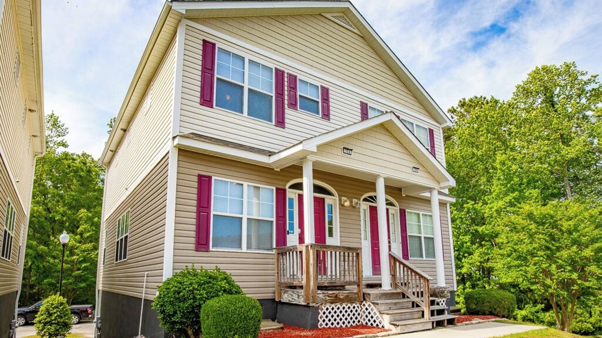 New Bern House | Five-Minutes Flyover Cherry Point NC