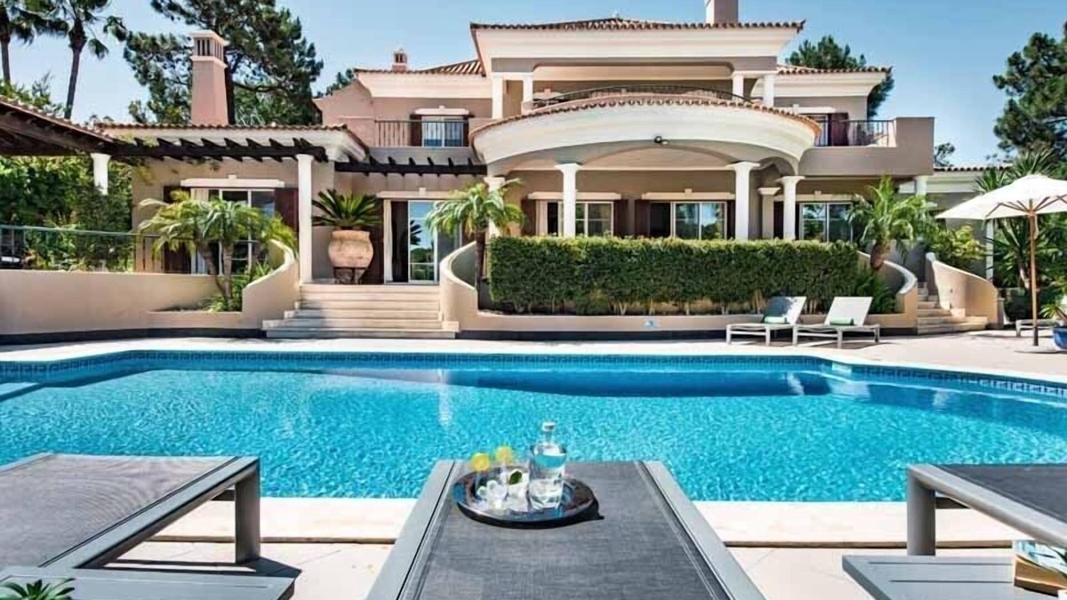 Quinta do Lago Villa | FIVE STAR 6 BEDROOM VILLA IN PARQUE ATLANTICO, QUINTA DO LAGO. HEATABLE POOL. WIFI DM01 - Almancil, Algarve