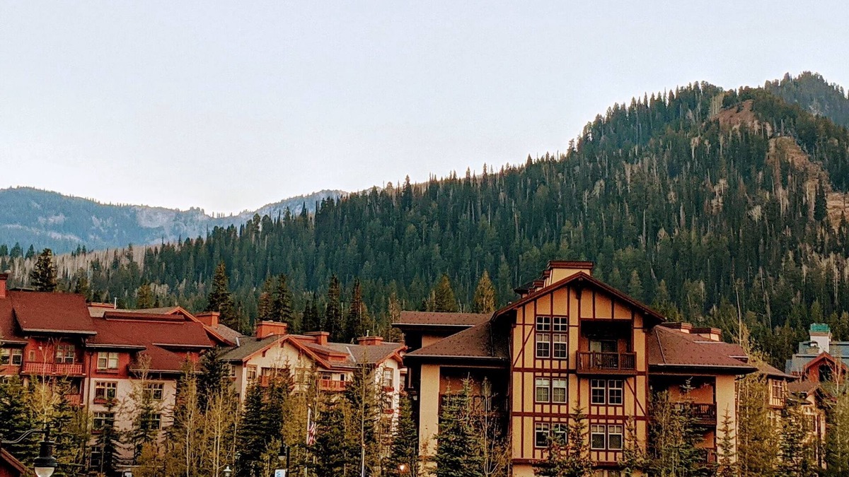 Salt Lake Mountain Resorts Condo | Five Star Luxury Ski-In Ski-Out with Mountain Views