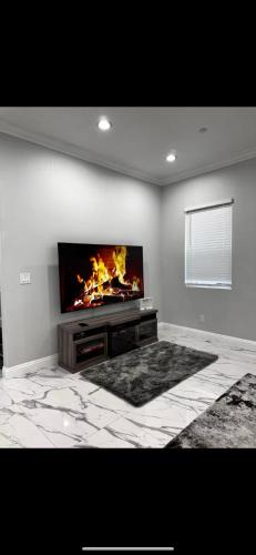 Bloomington Apartment | FIVE STAR- Your Home Away From Home