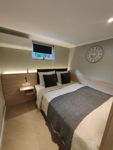 Ramstein-Miesenbach Apartment | Five Studios - Premium Rooms with King Size Bed, Kitchen, AC, close to Ramstein Air Base