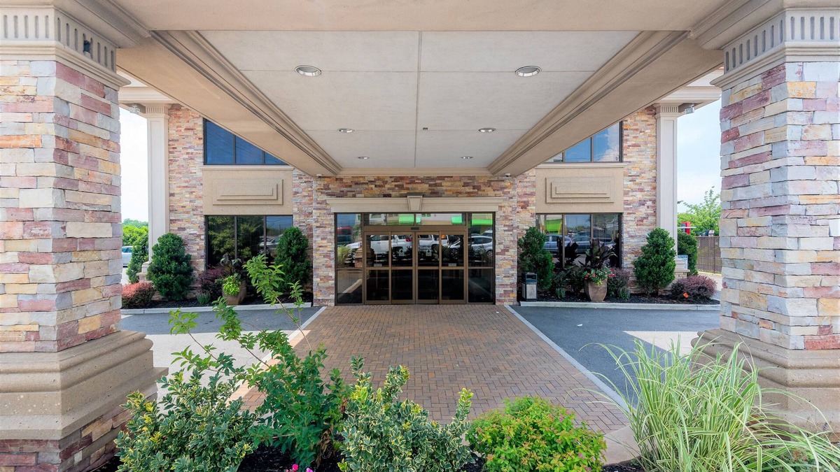 Lawrence Hotel | Five Towns Inn - JFK Airport