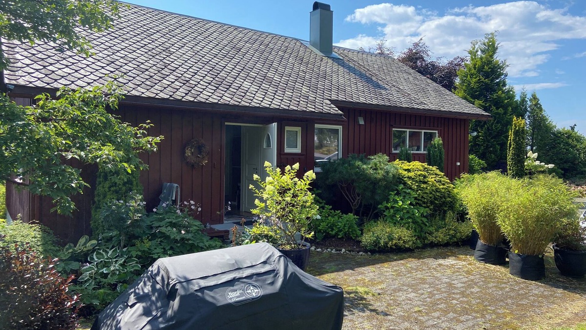 Strand House | Fjord and Garden Home near Preikestolen