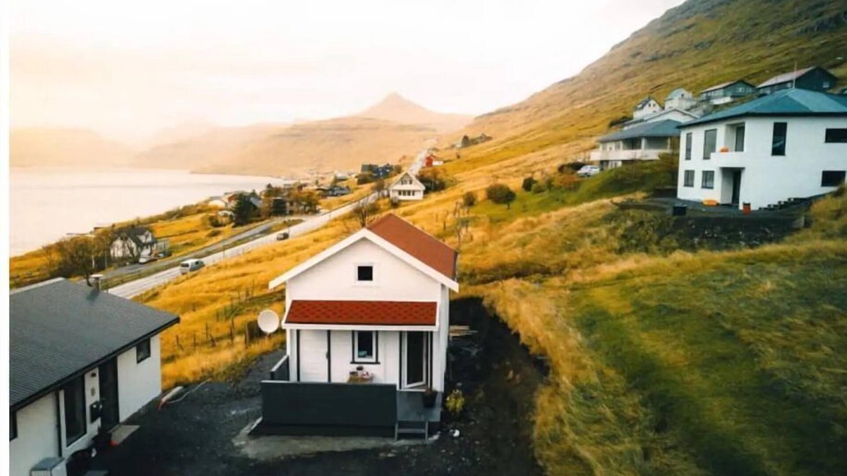 Faroe Islands House | Fjord cottage