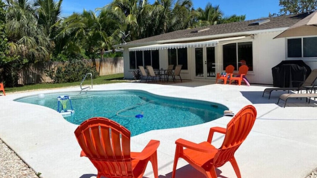 North River Shores House | FL Tropical Oasis w/Heated Pool-Large 4/2-Near Beach/Downtown-Lots of Games-Pets