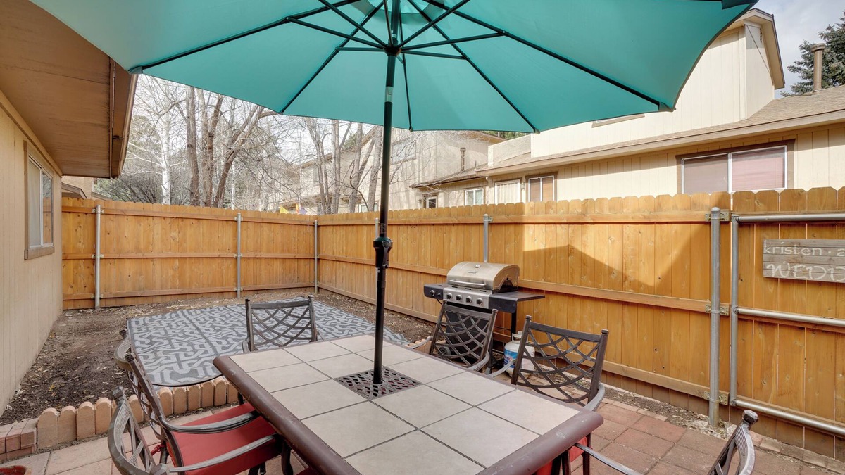 Flagstaff House | Flagstaff Townhome w/Grill ~ 3 Mi to Downtown!