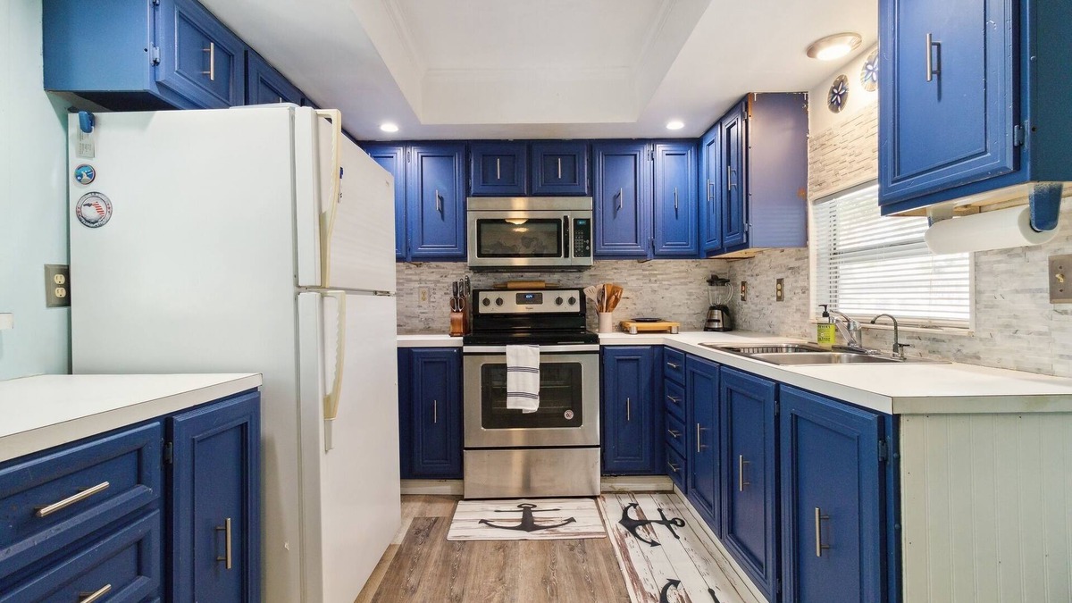 Flamingo Bay Cottage | Flamingo Bay Cottage 3 Bedroom Cottage by RedAwning