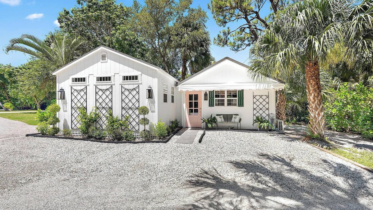 Stuart House | Flamingo Cove Bungalow
