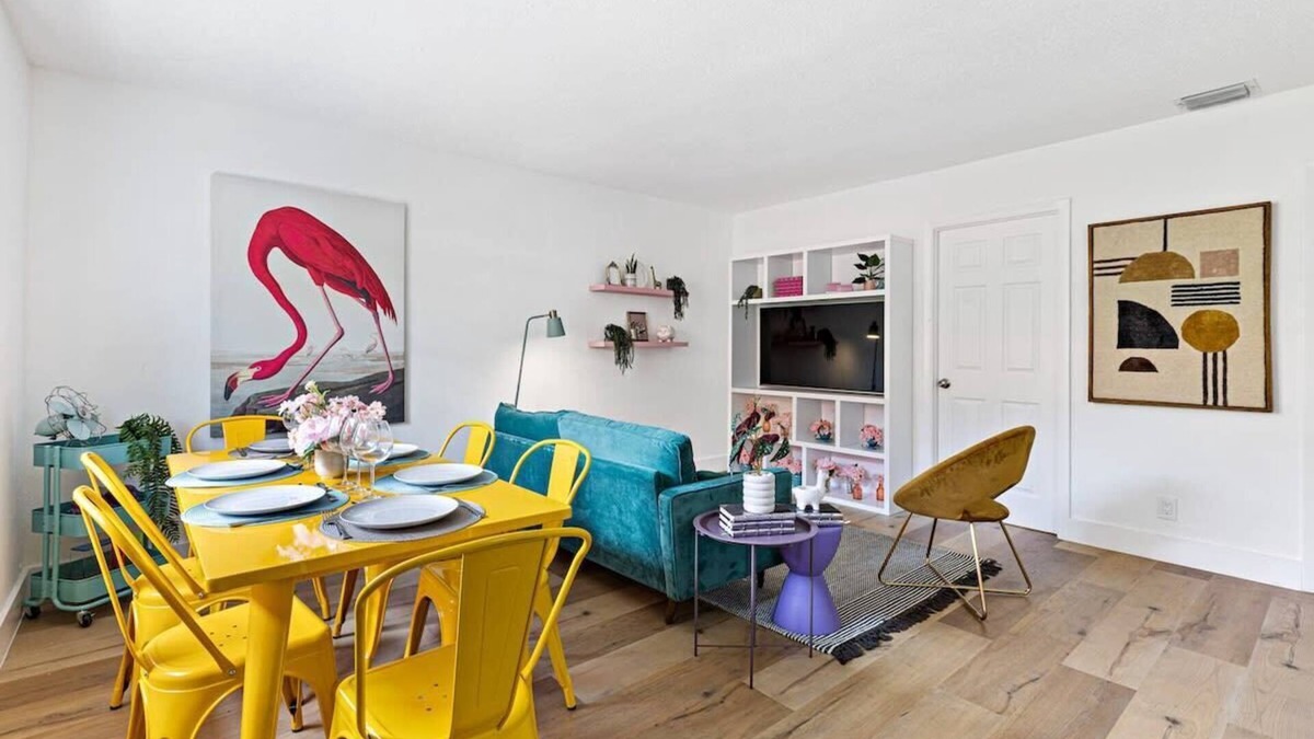 Tarpon River Condo | Flamingo Escape: Bright 2BR Near Riverside Beach