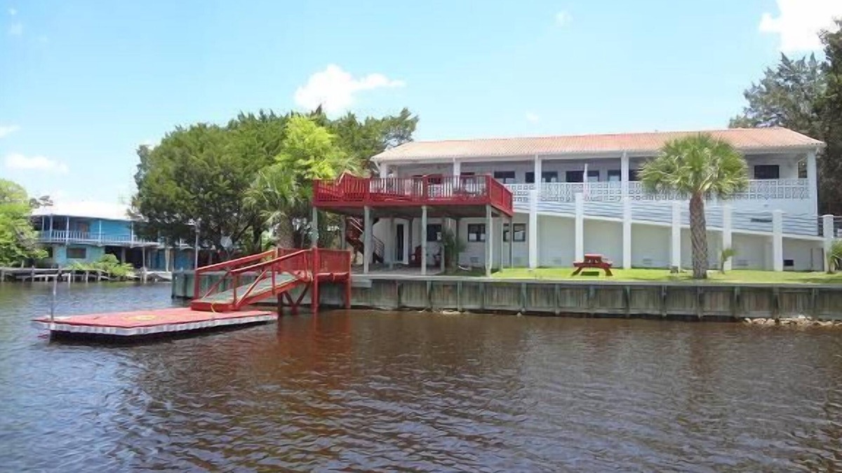 Steinhatchee House | Flamingo Villa -Waterfront home, private dock with sunset views for 10 guests