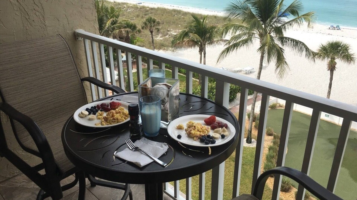 Longboat Key Condo | Flash sale Aug 10-28 5-floor penthouse 60 feet from water 150+ reviews