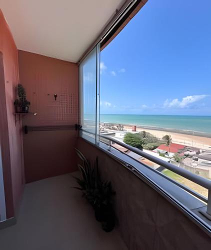 Praia do Meio Apartment | Flat à beira-mar com vista para a praia do meio