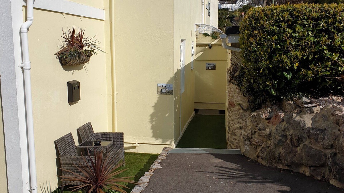 Torquay Apartment | Flat 1 at Appletorre House Holiday Flats