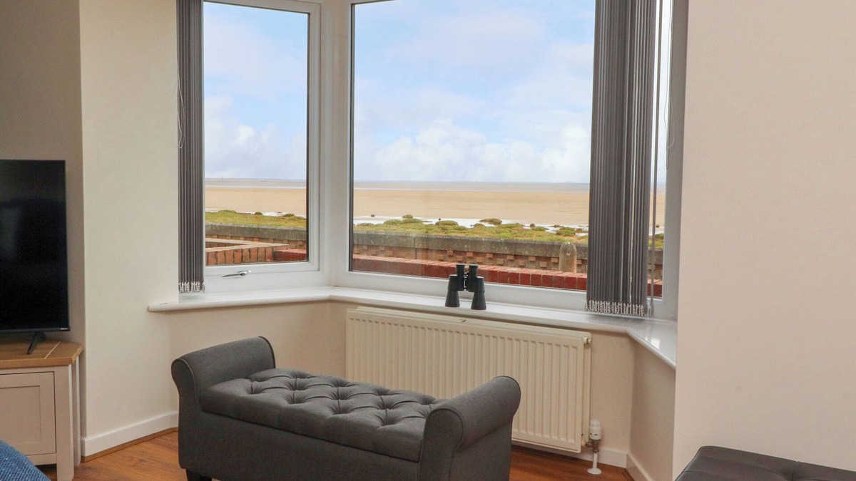 Knott End-on-Sea Cottage | FLAT 1, SANDRIDGE COURT, country holiday cottage in Knott End-On-Sea
