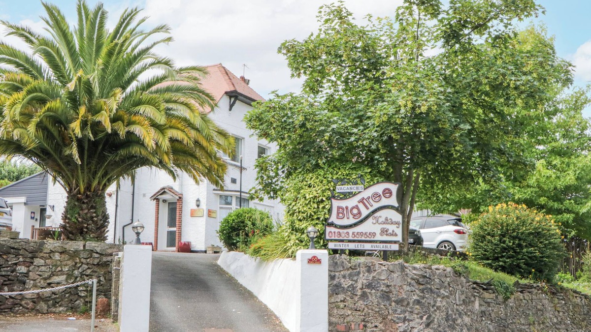 St. Michaels Cottage | FLAT 5, BIG TREE HOLIDAY FLATS, family friendly in Paignton