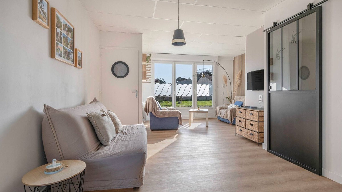 Prefailles Apartment | Flat for 4 with large garden