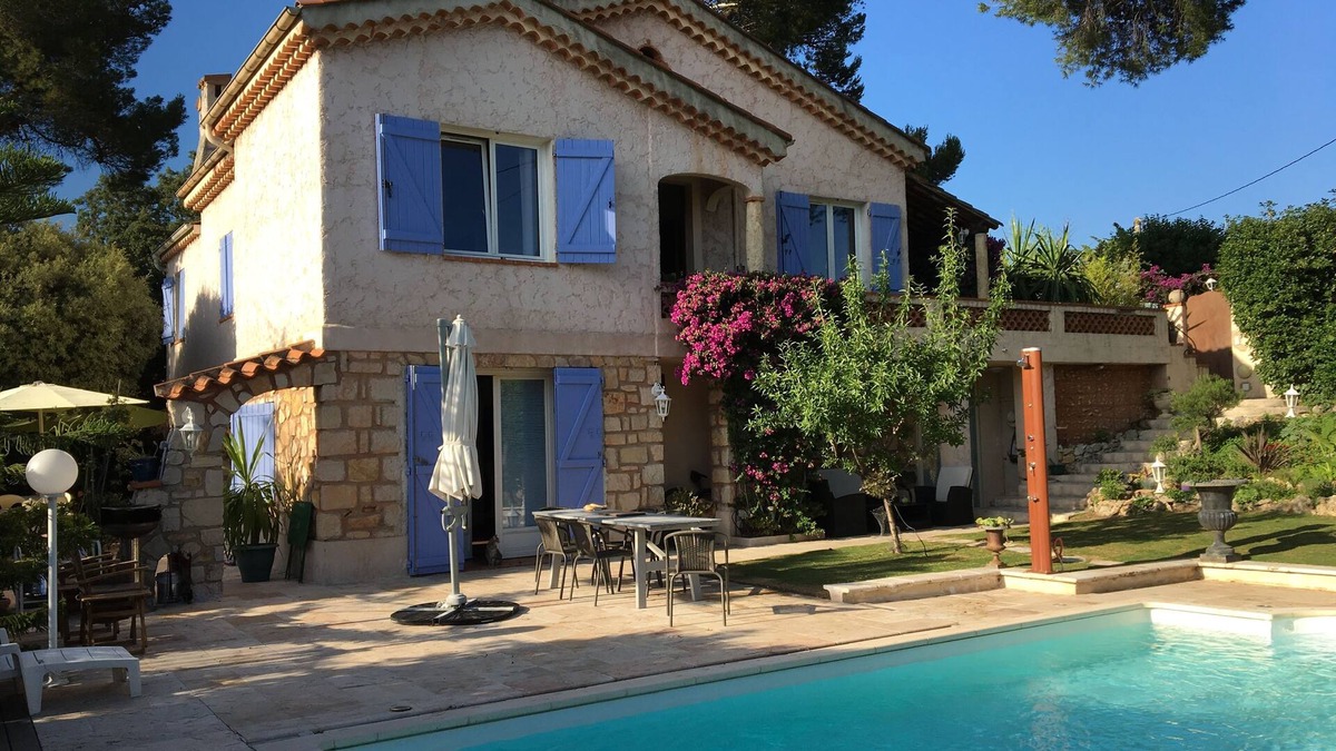 Le Cannet Apartment | FLAT IN A VILLA CLOSE TO THE CENTER OF CANNES WITH POOL