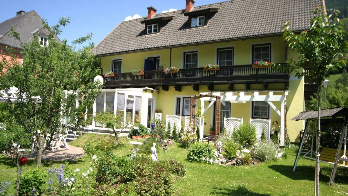 Feld am See Apartment | Flat in Feld am See on Lake Brennsee