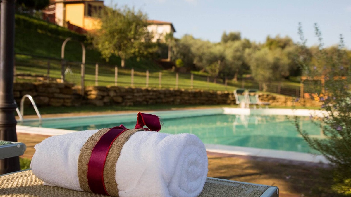 Lari Apartment | Flat in Lari, A/C, terrace, pool, restaurant, Wi-Fi, close to the village, ne