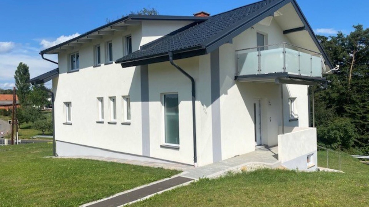 Paldau Apartment | Flat in private house with lots of space and quiet