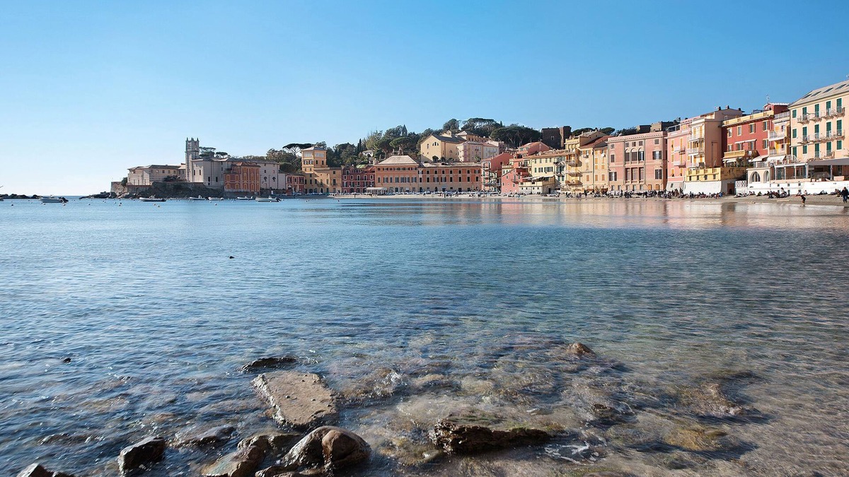 Sestri Levante Apartment | Flat in Sestri Levante with private garden and hill view