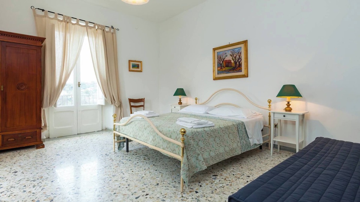 Ceraso Apartment | Flat In The Center Of Ceraso For Up To 8 People