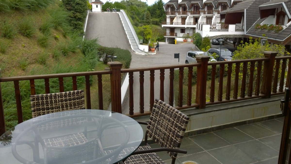 Alto do Capivari Apartment | *FLAT in the mountain for 7 people (3 bedrooms)* HEATED POOL*