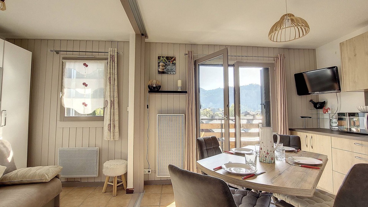 Montriond Apartment | Flat Orée 32B - Montriond - Sleeps 4 - Mountain view - Close to ski lifts