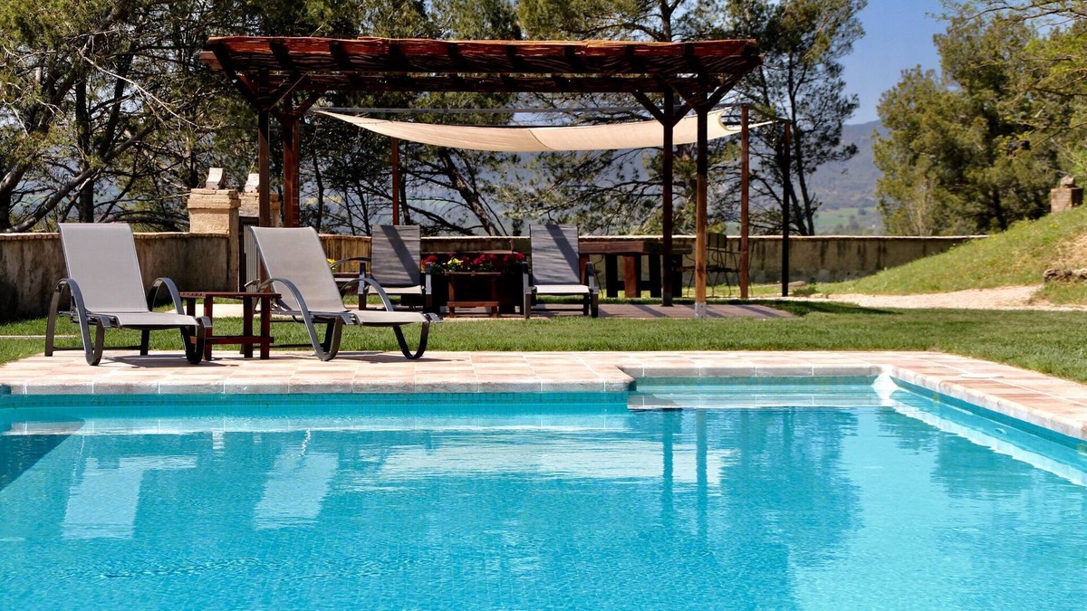 La Torre de Claramunt House | Flat Riu d'Agost with garden terrace