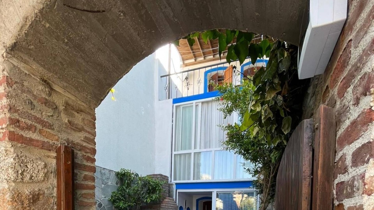 Bozcaada Apartment | Flat w Garden 5 min to Ayazma Beach in Bozcaada