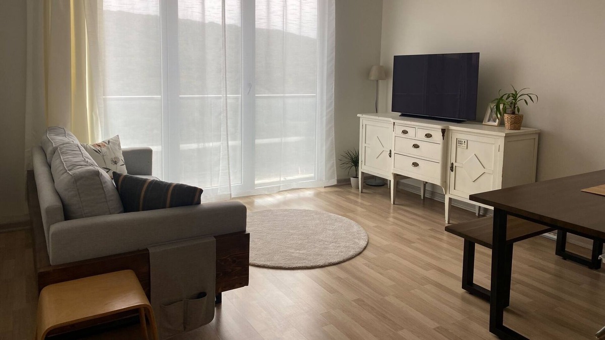 Sancaktepe Apartment | Flat w Pool and Security, 10 min to Rings Mall