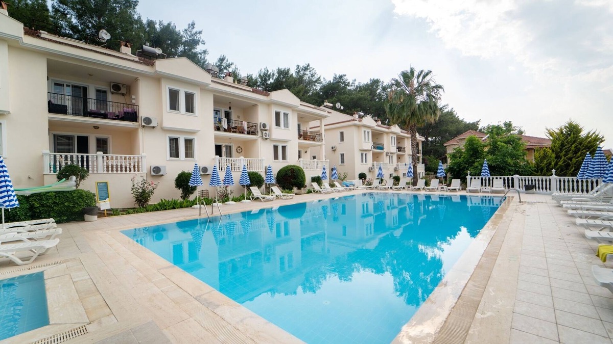 Hisaronu Apartment | Flat w Shared Pool and Balcony 10 min to Oludeniz