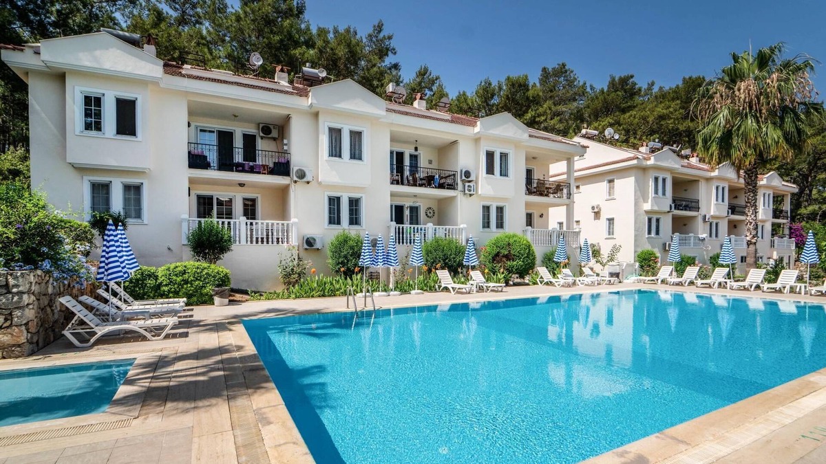 Hisaronu Apartment | Flat w Shared Pool and Balcony 10 min to Oludeniz
