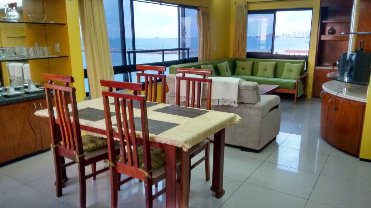 Praia de Iracema Apartment | Flat with 270 ° overlooking the sea and the historic center in Iracema Beach