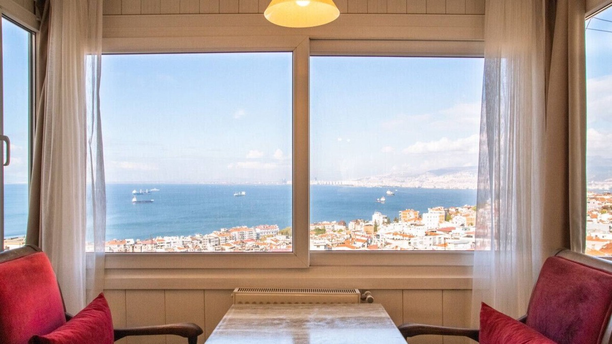 Konak Apartment | Flat with Mesmerizing Sea View in Konak