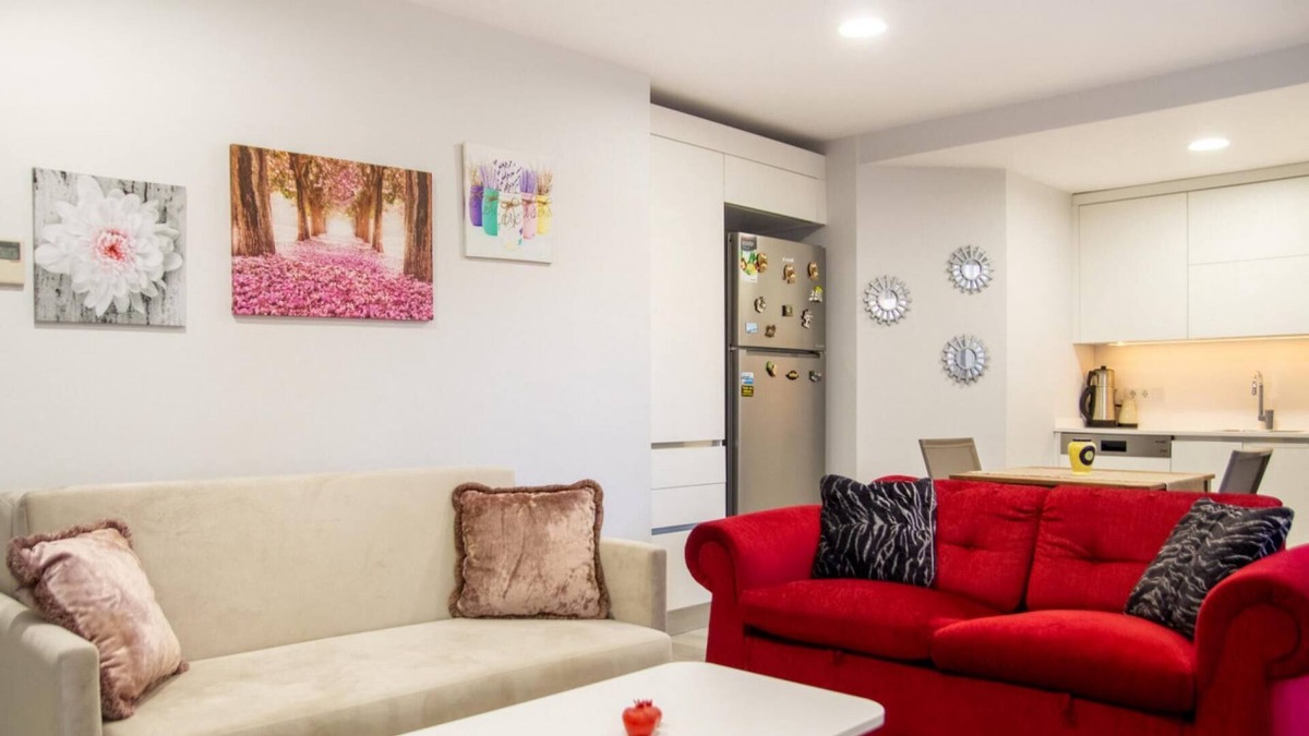 Altınyunus Mahallesi Apartment | Flat with Shared Pool Close to the Beach in Cesme