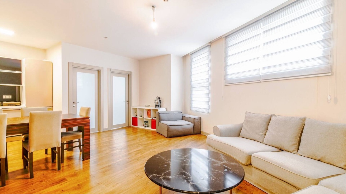 Kagithane Apartment | Flat with stylish wooden furniture 5 min to Kanyon
