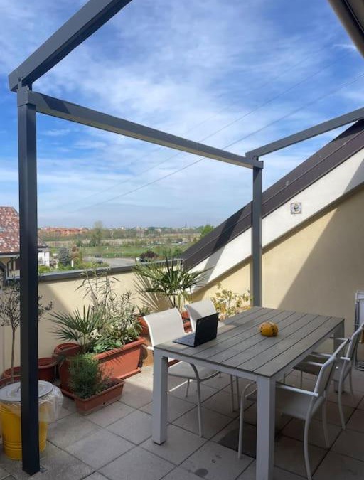 Assago Apartment | Flat with terrace close to Forum and Milanofiori Metro