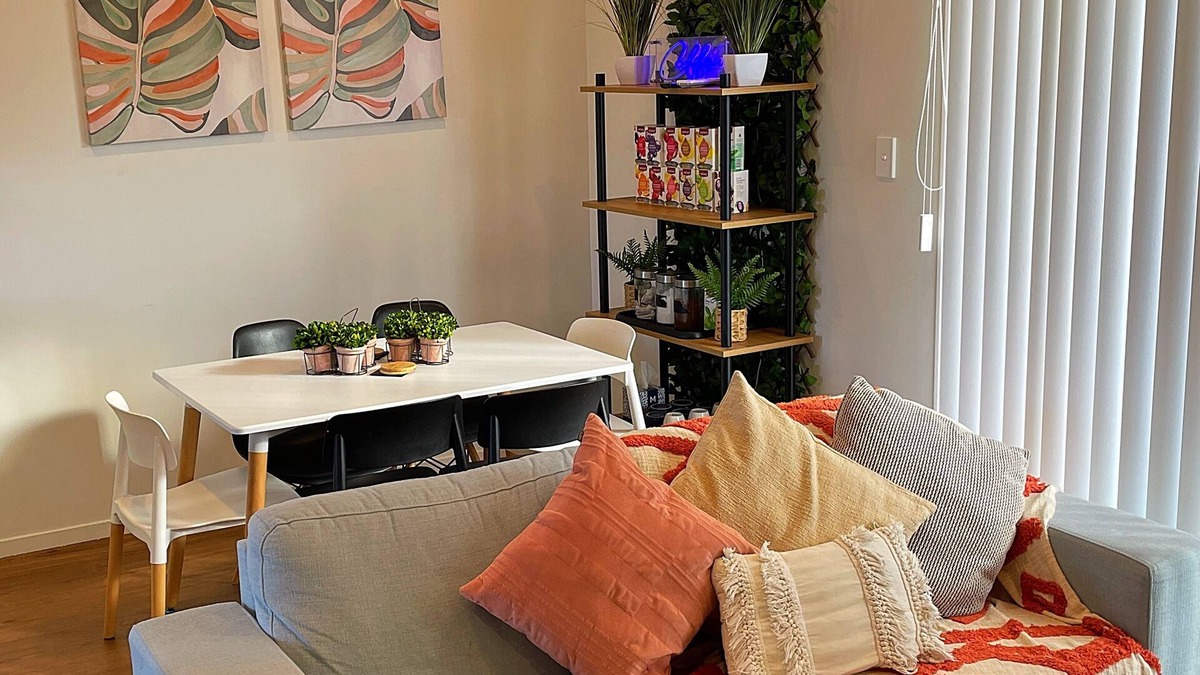 Flat Bush House | Flatbush Holiday Accommodation, 2 Bedroom Townhouse | Apartment HH