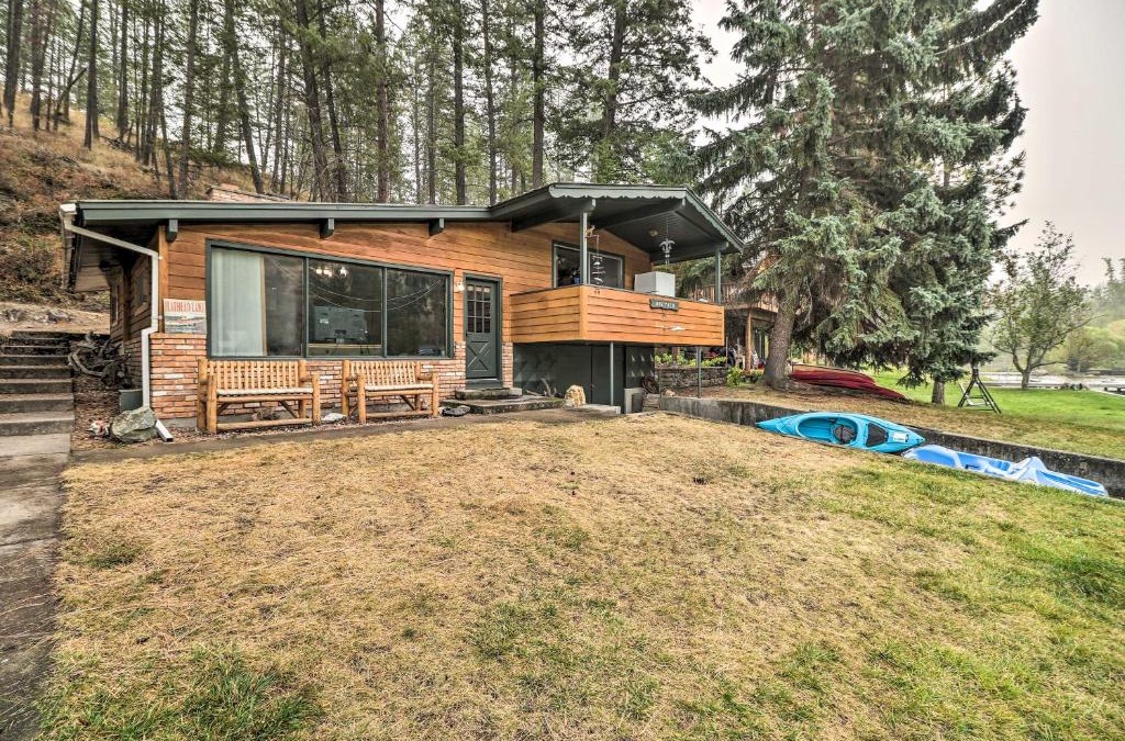 Polson House | Flathead Lake Waterfront Cabin with Dock and Kayaks