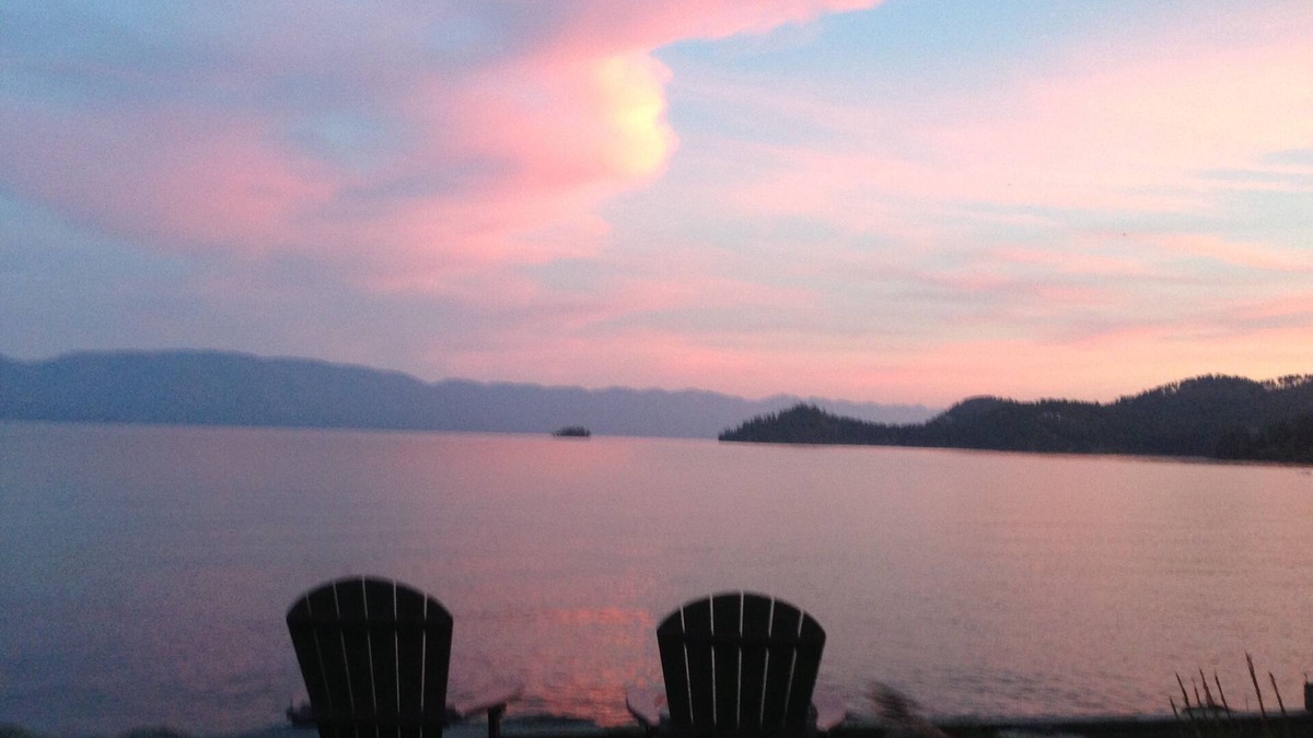 Lakeside House | Flathead lakefront Charming 3-bedroom house with deck overlooking two islands!