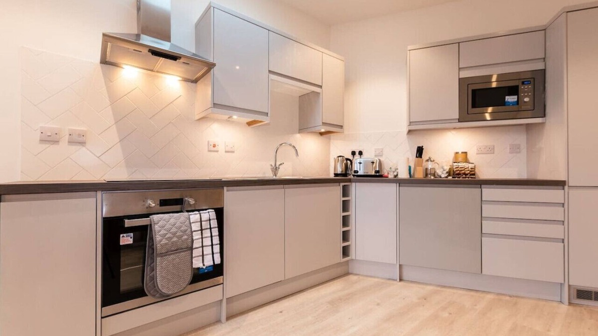 Fleet Apartment | Fleet Heights Apartment Seven